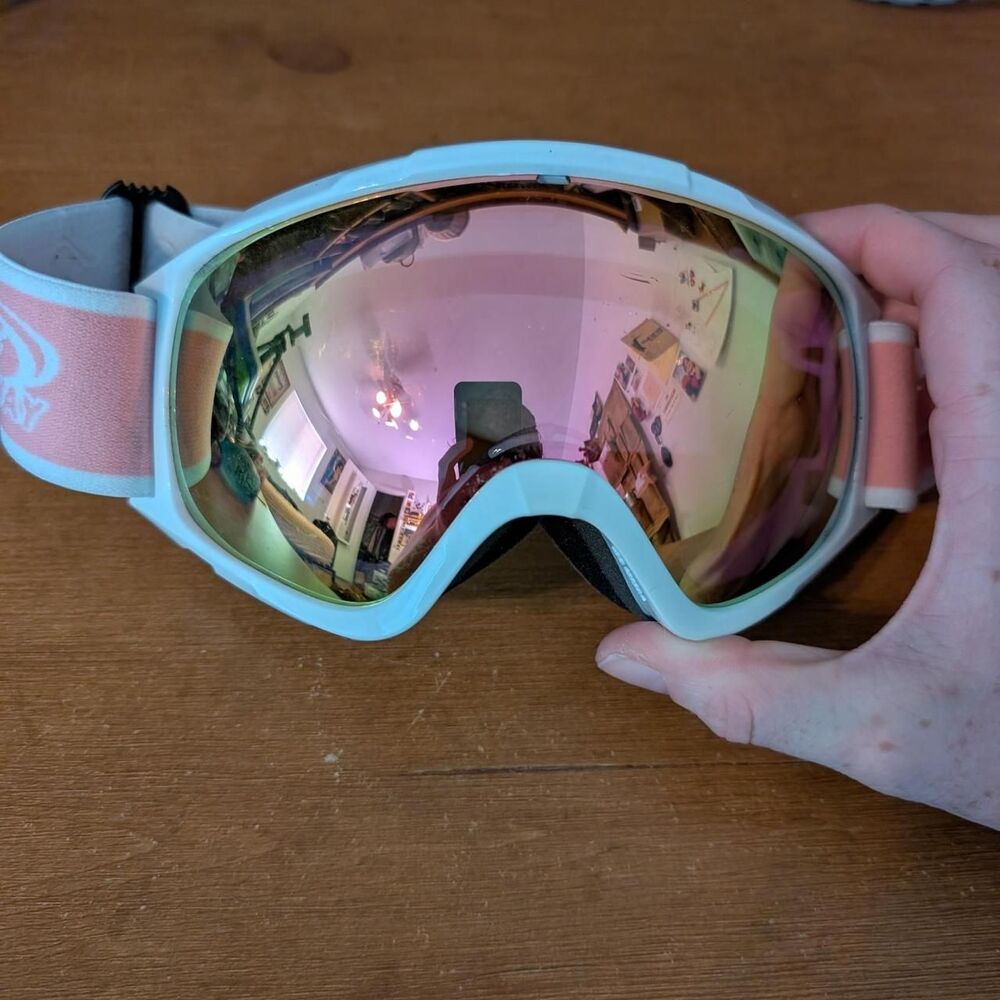 Findway Pink and White Winter-sports Goggles